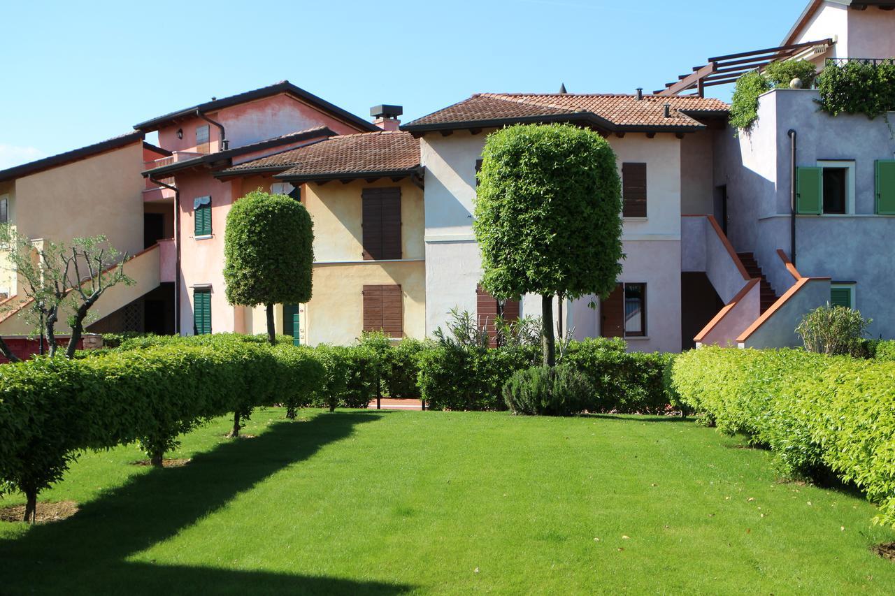 Holidays Garda Resort Village Peschiera del Garda Buitenkant foto